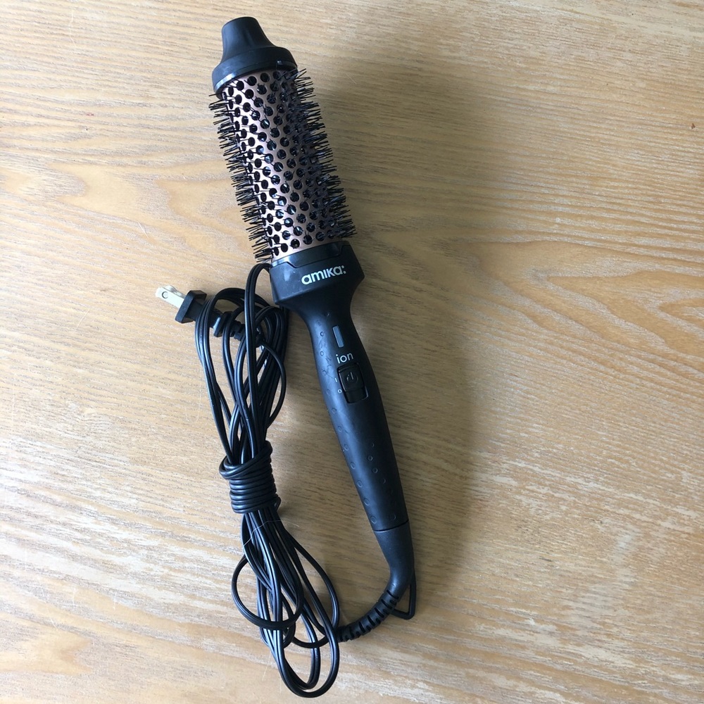 Amika Blowout Babe Thermal Brush